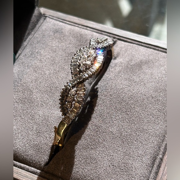 Estate 3.90 Carat Diamond and 14K Gold Bracelet - Picture 5 of 5